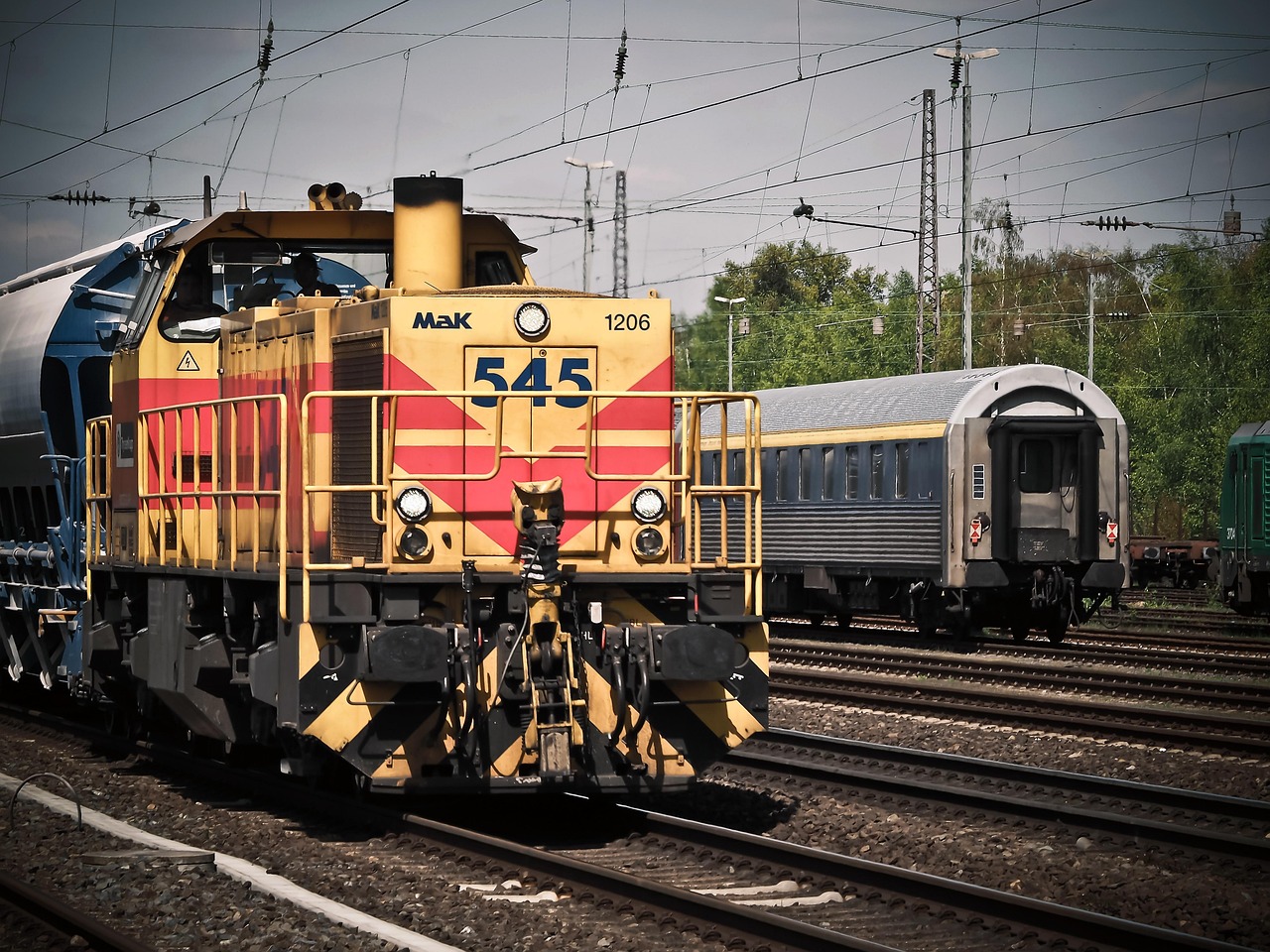 découvrez les avantages du voyage en train : confort, rapidité et paysages magnifiques. planifiez votre prochaine aventure en train dès aujourd'hui !