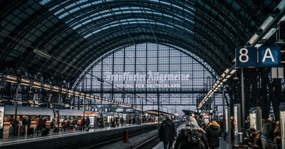 Voyager en train : avantages et conseils pour un trajet réussi