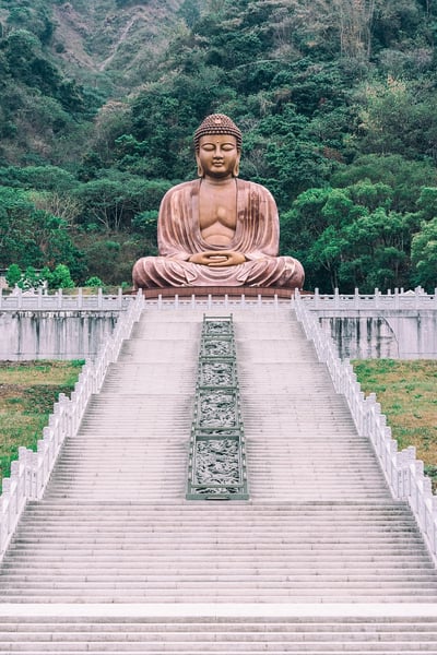 Méditation en voyage : comment trouver la paix intérieure lors de vos déplacements