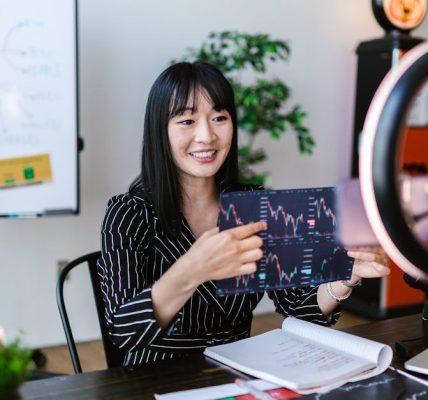 découvrez l'économie collaborative : un modèle qui favorise le partage et l'échange de biens et de services entre particuliers. rejoignez une communauté où l'accès prime sur la possession et explorez les avantages d'un mode de consommation durable et éthique.