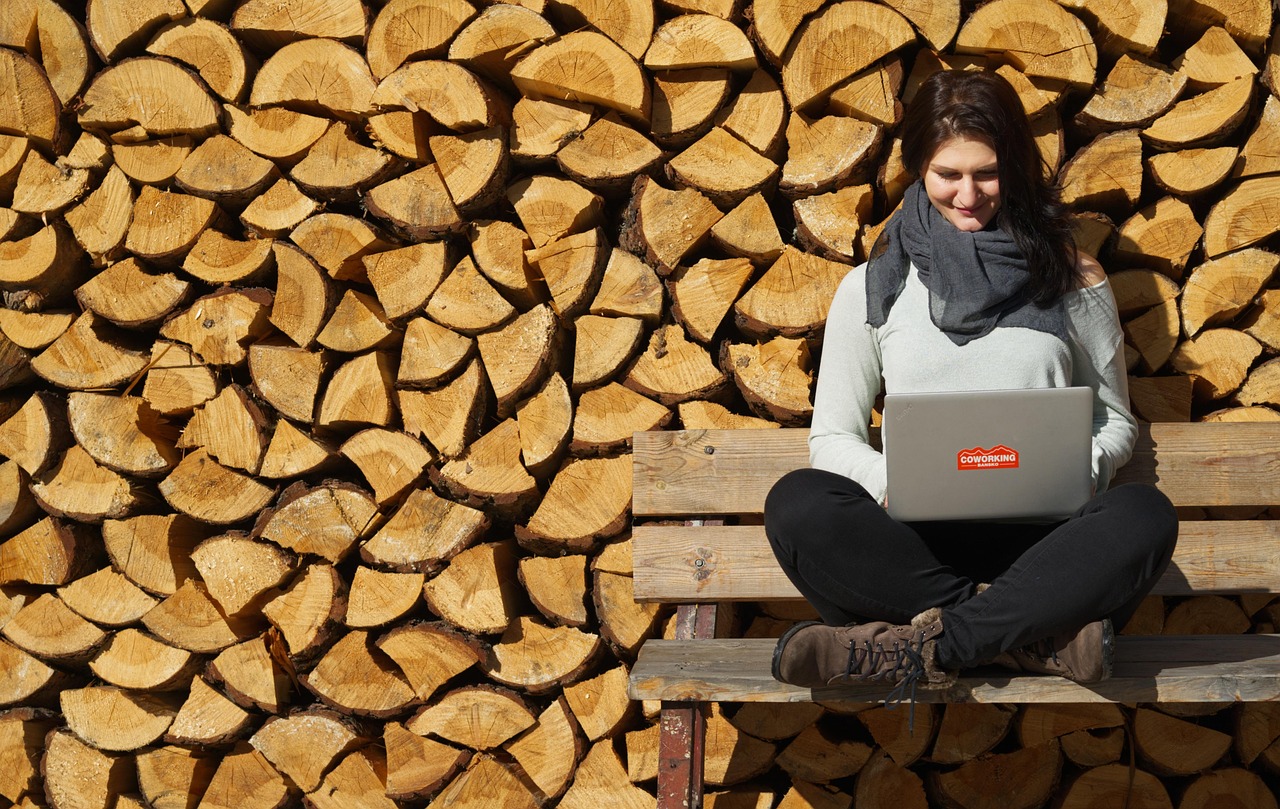 découvrez le mode de vie passionnant des digital nomads ! apprenez à travailler depuis n'importe où dans le monde tout en explorant de nouvelles cultures et en vivant des expériences uniques. libérez votre potentiel et transformez votre carrière grâce à la liberté du travail à distance.