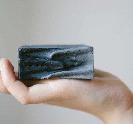découvrez les défis éthiques auxquels les entreprises et les individus font face dans un monde en constante évolution. cette exploration met en lumière les enjeux moraux, les dilemmes et les solutions possibles pour naviguer dans un environnement complexe.