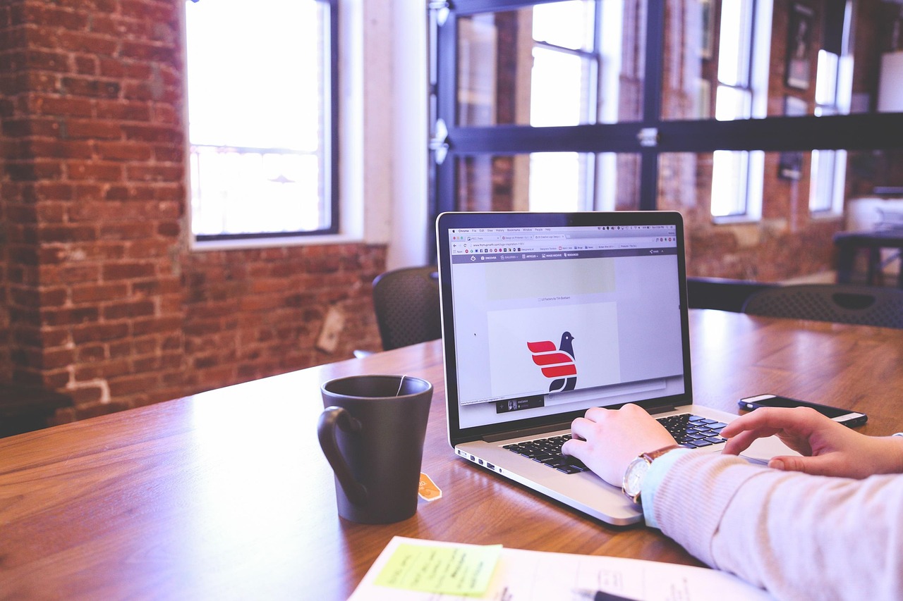 découvrez l'univers du co-working : un espace de travail partagé favorisant la collaboration, la créativité et le réseautage. idéal pour les freelances, startups et entreprises, profitez d'un environnement dynamique et inspirant.
