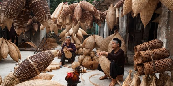 découvrez l'art du craftsmanship, où chaque pièce est le fruit d'un savoir-faire exceptionnel et d'une passion pour les détails. plongez dans un monde où tradition et innovation se rencontrent pour créer des œuvres uniques.