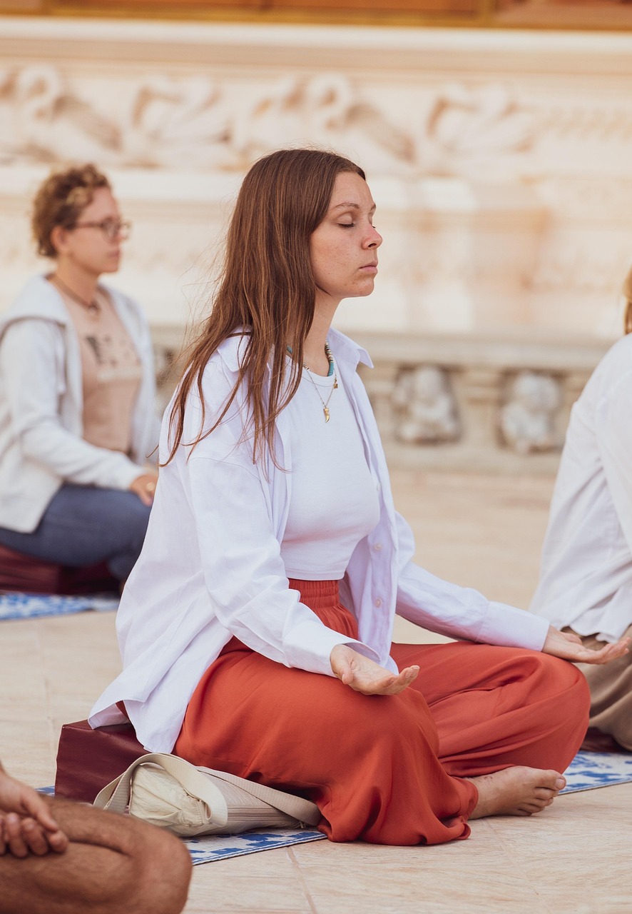 découvrez notre visite guidée enrichissante qui vous fera explorer les lieux emblématiques et les secrets cachés de votre destination. profitez des commentaires d'un guide expert et vivez une expérience inoubliable.
