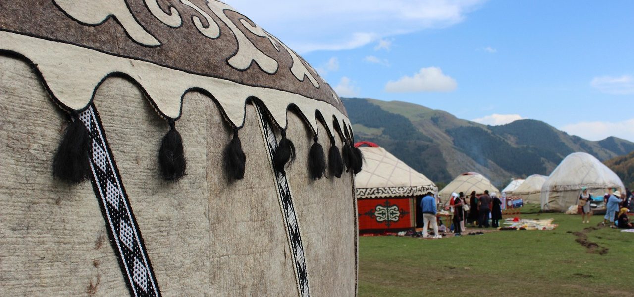 découvrez l'univers des nomades : un mode de vie inspirant qui prône la liberté, l'exploration et la connexion avec la nature. rejoignez une communauté d'aventuriers prêts à partager leurs expériences et conseils pour vivre pleinement chaque instant, où que vous soyez.