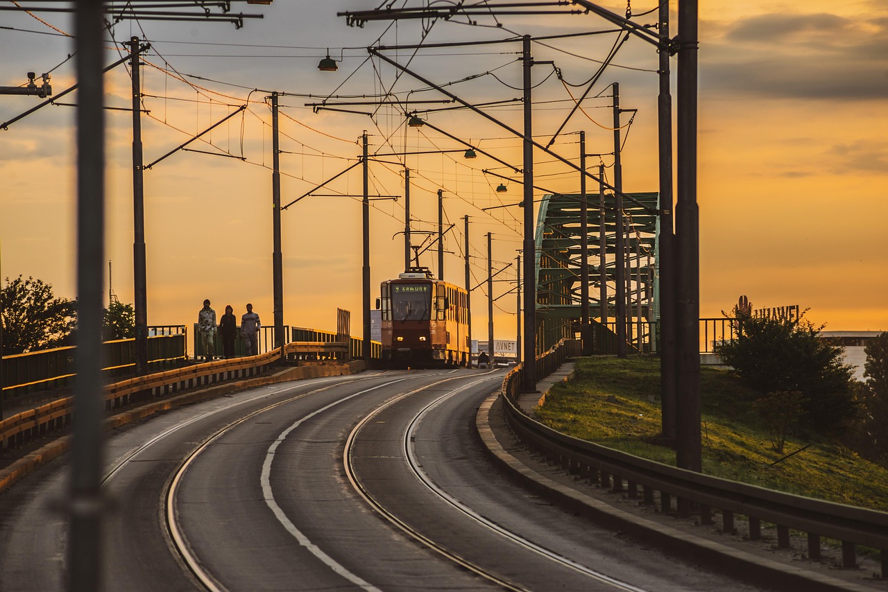 découvrez les avantages des transports publics : écologiques, économiques et pratiques, ils facilitent vos déplacements quotidiens tout en réduisant l'empreinte carbone. explorez les options disponibles dans votre ville dès aujourd'hui !