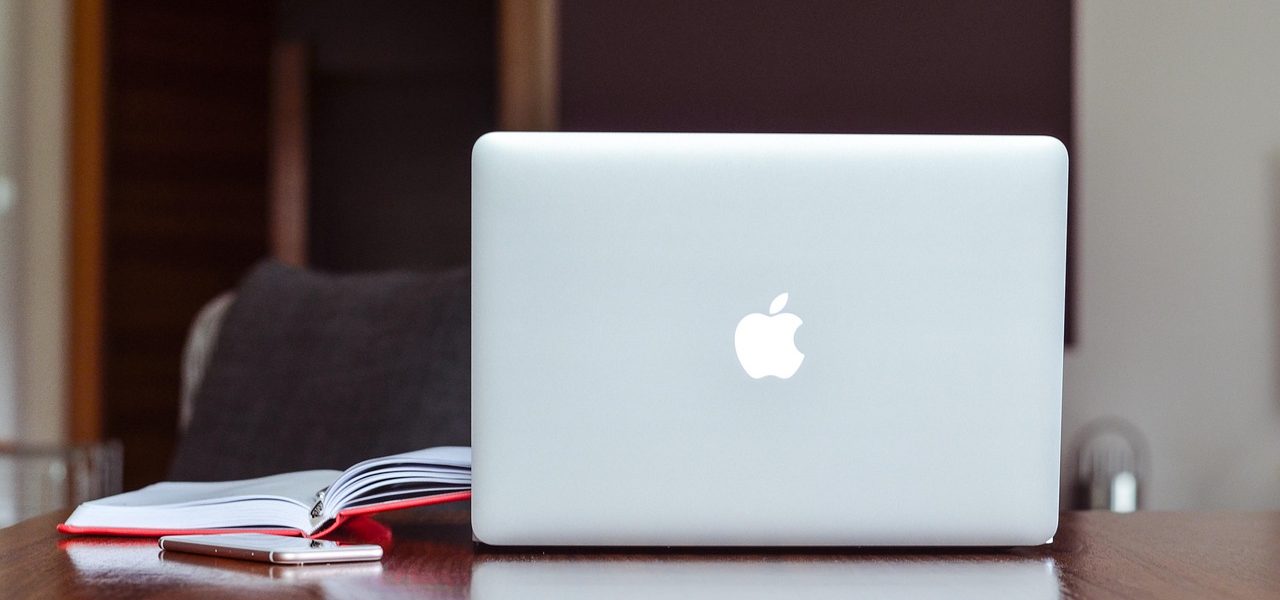 découvrez les avantages et les défis du travail à distance. apprenez comment optimiser votre productivité, maintenir une bonne communication et équilibrer votre vie professionnelle et personnelle en travaillant depuis chez vous.