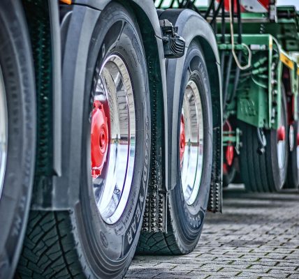 découvrez des solutions de transport alternatives pour un avenir durable. explorez les options éco-responsables, du covoiturage aux transports en commun, et transformez vos trajets quotidiens en choix respectueux de l'environnement.