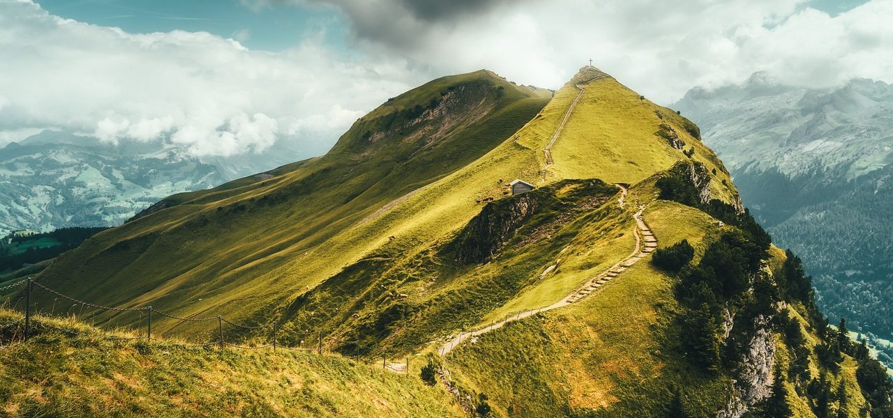 découvrez le plaisir du urban trekking, une aventure unique qui vous permet d'explorer les paysages urbains sous un nouvel angle. marchez à travers les rues animées, les parcs cachés et les monuments emblématiques tout en restant actif et en découvrant la culture locale. rejoignez un groupe de passionnés ou partez seul à la découverte des trésors cachés de votre ville!