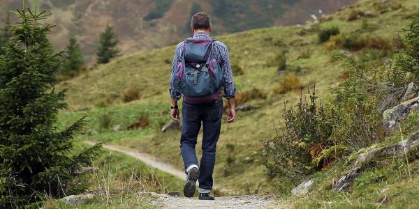 découvrez l'éthique de la randonnée : des conseils pour pratiquer la randonnée de manière responsable tout en préservant la nature et en respectant les communautés locales. embarquez pour des aventures respectueuses de l'environnement et enrichissantes.