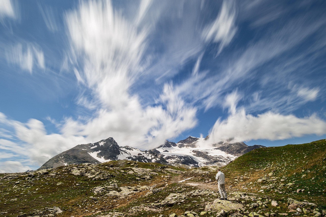 découvrez les merveilles de la randonnée à travers des paysages époustouflants et des parcours adaptés à tous les niveaux. que vous soyez un randonneur débutant ou un aventurier aguerri, explorez les sentiers qui vous rapprochent de la nature et renforcez votre bien-être physique et mental.