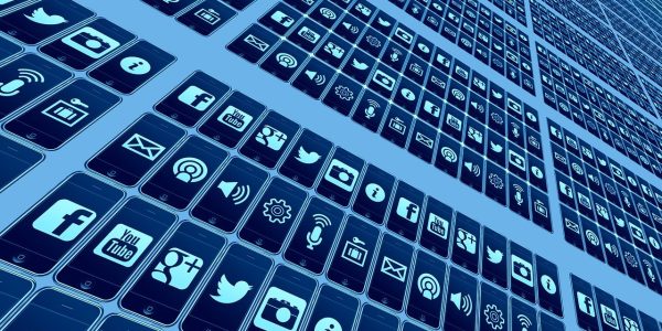 découvrez l'art du networking, une compétence essentielle pour développer votre réseau professionnel, établir des connexions significatives et saisir de nouvelles opportunités dans votre carrière.