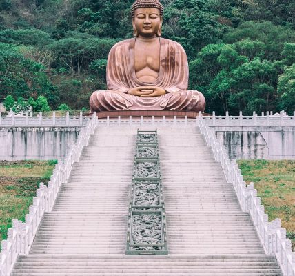 découvrez comment allier voyages et méditation pour enrichir votre esprit et votre bien-être. explorez des destinations inspirantes tout en pratiquant des techniques de méditation qui apaisent l'esprit et nourrissent l'âme.