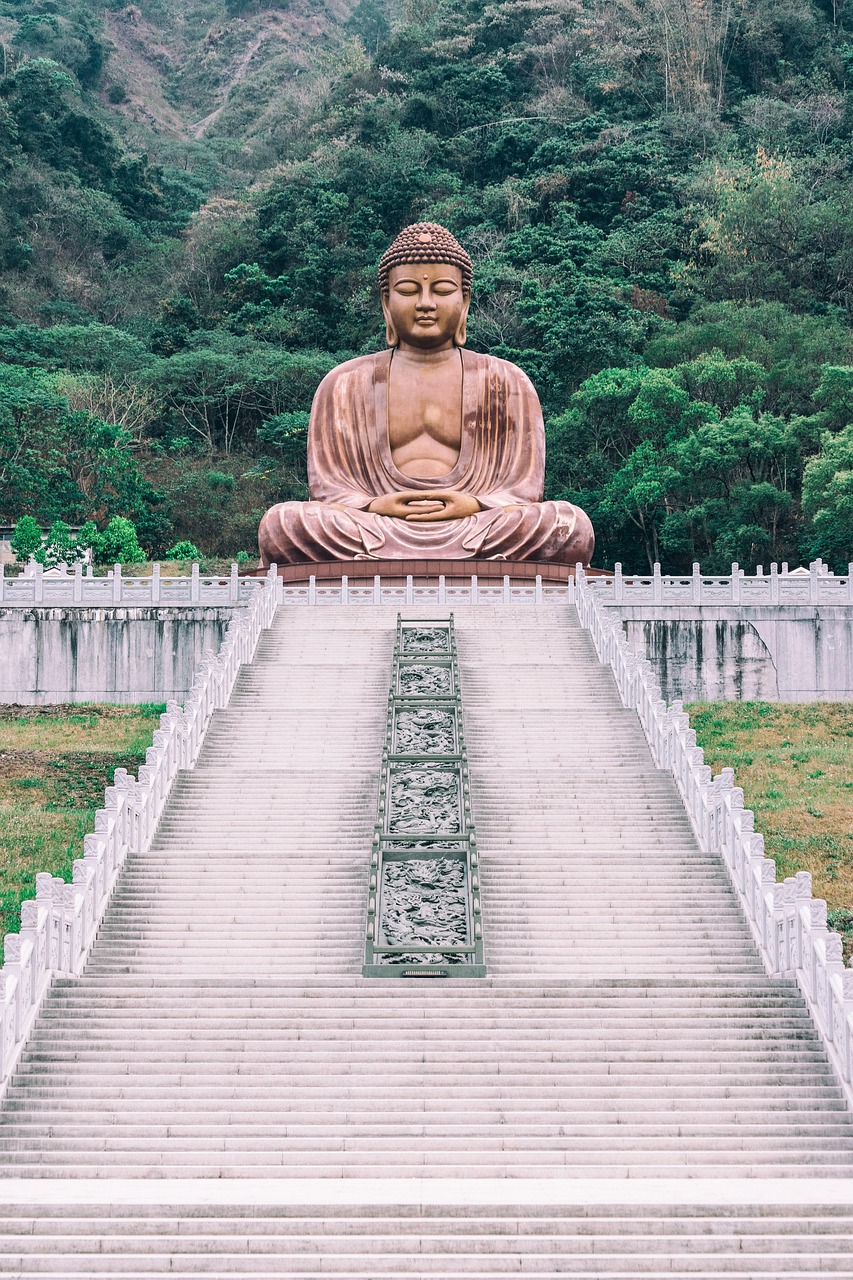 découvrez comment allier voyages et méditation pour enrichir votre esprit et votre bien-être. explorez des destinations inspirantes tout en pratiquant des techniques de méditation qui apaisent l'esprit et nourrissent l'âme.