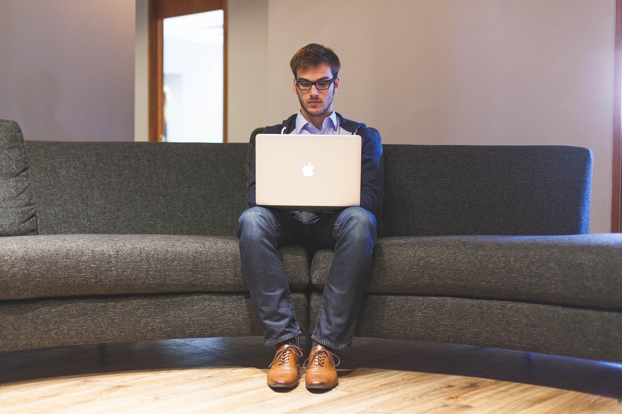 découvrez tout ce qu'il faut savoir sur le freelancing : avantages, conseils pour bien débuter, outils incontournables et astuces pour réussir votre carrière d’indépendant.
