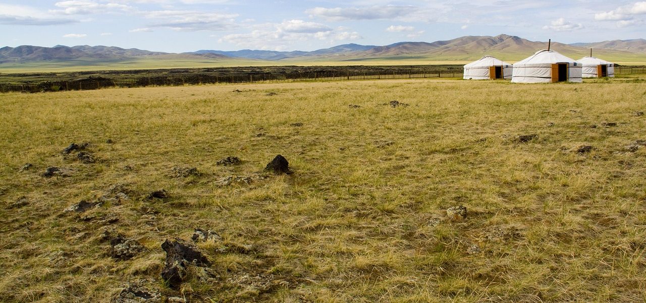 découvrez le nomadic travel : astuces et conseils pour voyager librement, explorer des destinations inédites et vivre des aventures authentiques à travers le monde. préparez-vous à adopter un mode de vie nomade !
