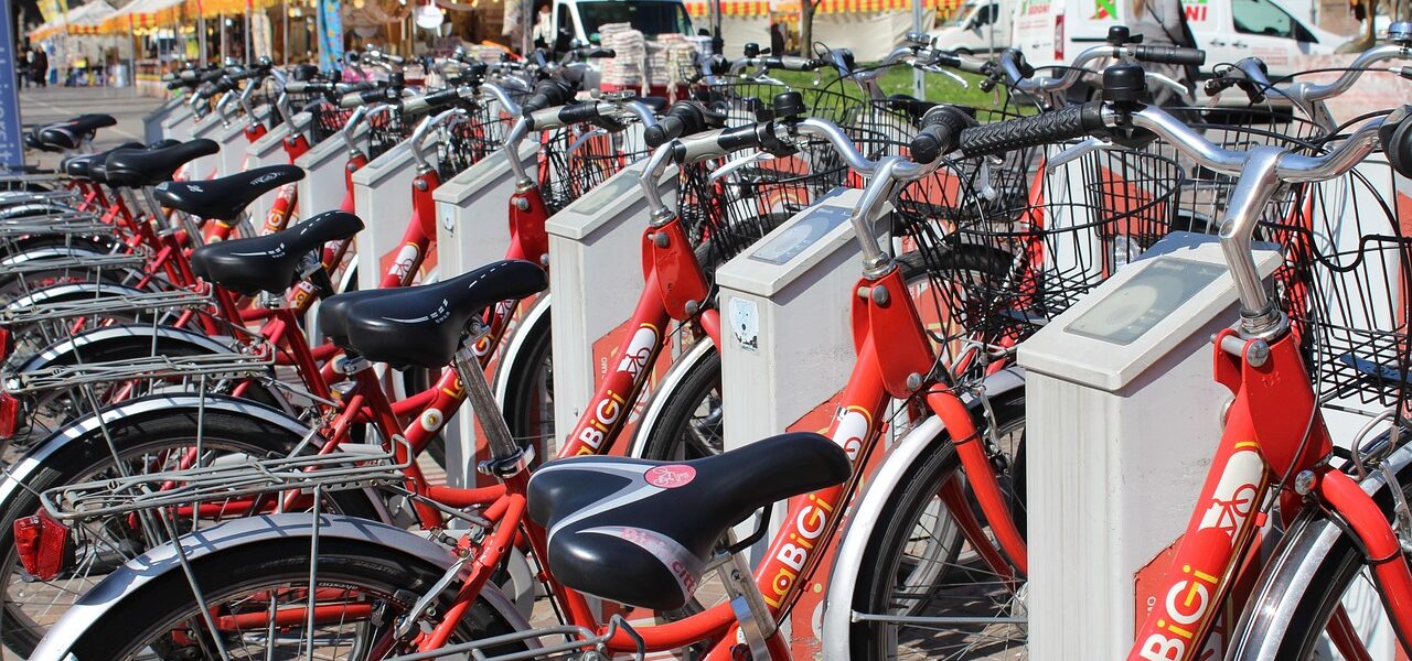 découvrez la mobilité partagée : une solution innovante pour se déplacer de manière économique, écologique et flexible en utilisant des véhicules en commun.