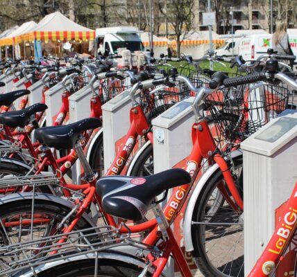 découvrez la mobilité partagée : une solution innovante pour se déplacer de manière économique, écologique et flexible en utilisant des véhicules en commun.
