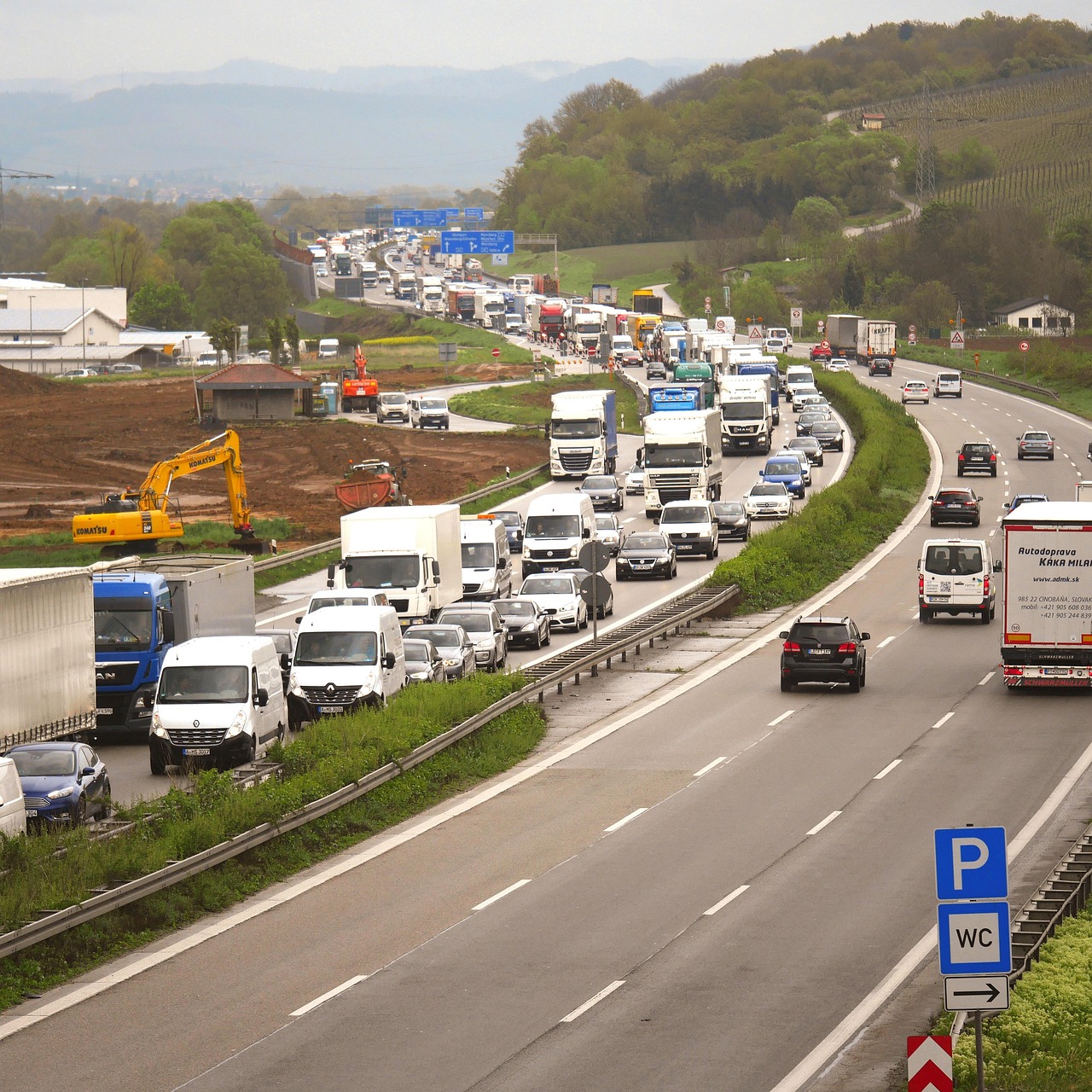 découvrez le slow travel, une approche de voyage immersive et respectueuse qui privilégie la découverte en profondeur, le rythme lent et l'authenticité locale.